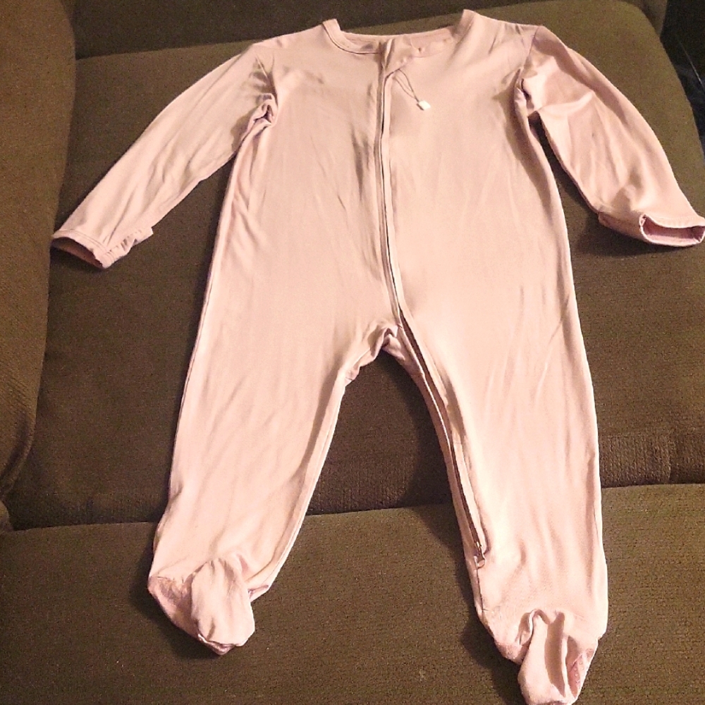 (2) Aablexema Longsleeve Onesie Pink & Blush Size 12-18 (1) Cat & Jack Onsie 18M
